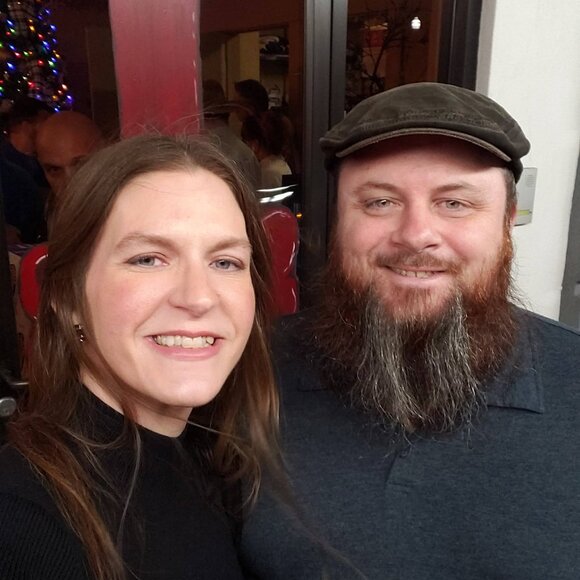 Meet your Posher, Elizabeth! - Picture 2 of 7